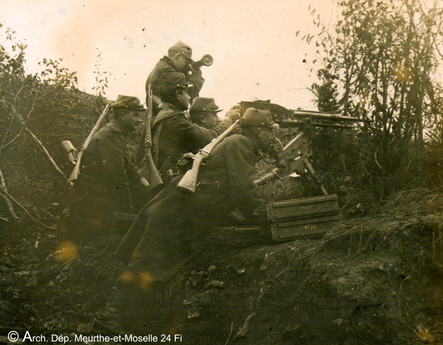 Mitrailleuse en observation