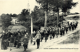 Notre-Dame-de-Sion. − Colonie de vacances catholique, début XXe siècle.