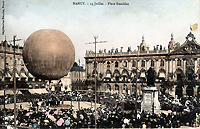 Célébration du 14 juillet sur la place Stanislas de Nancy, début XXe siècle.