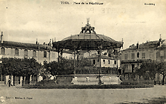La place de la République à Toul, 1920.